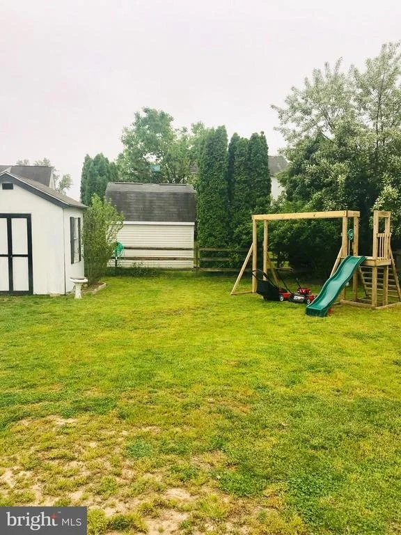 Photo of 668 WARREN DRIVE