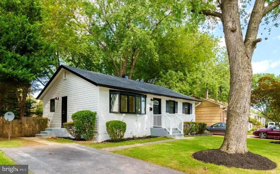 Photo of 232 CANDYTUFT ROAD