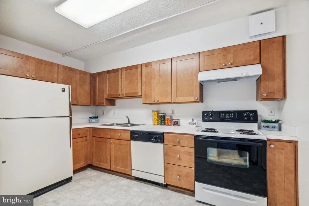 Photo of Unit 21021 at 15107 INTERLACHEN DRIVE