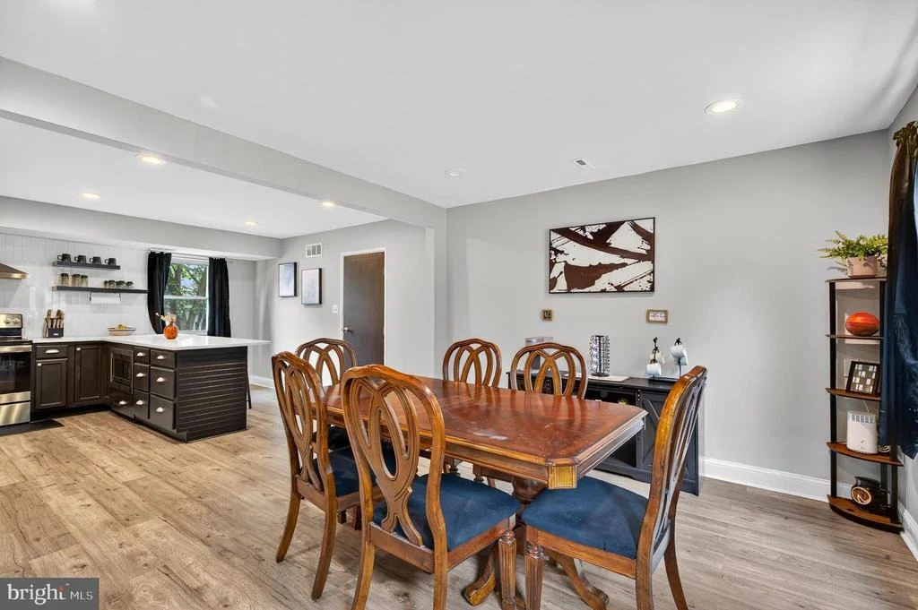 Photo of 9015 LONGBOW ROAD
