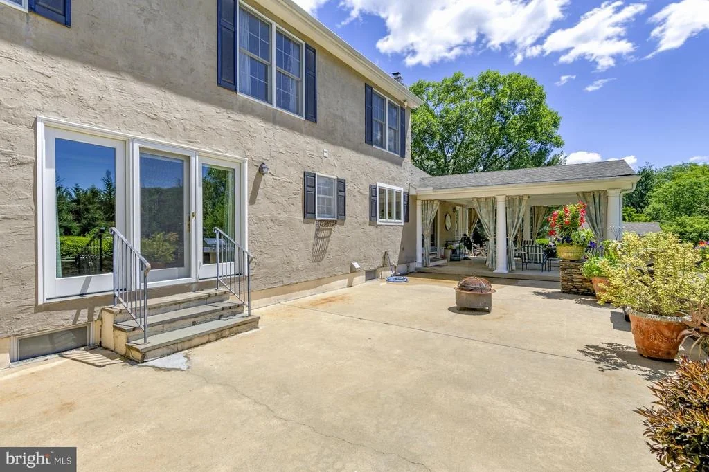 Photo of 24 MEADOW LANE