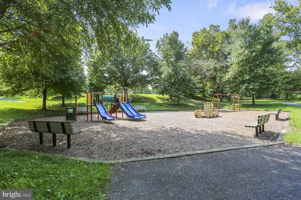 Photo of 8607 LANIER DRIVE