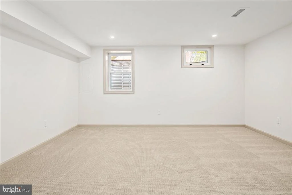 Photo of 9020 BEATTY DRIVE