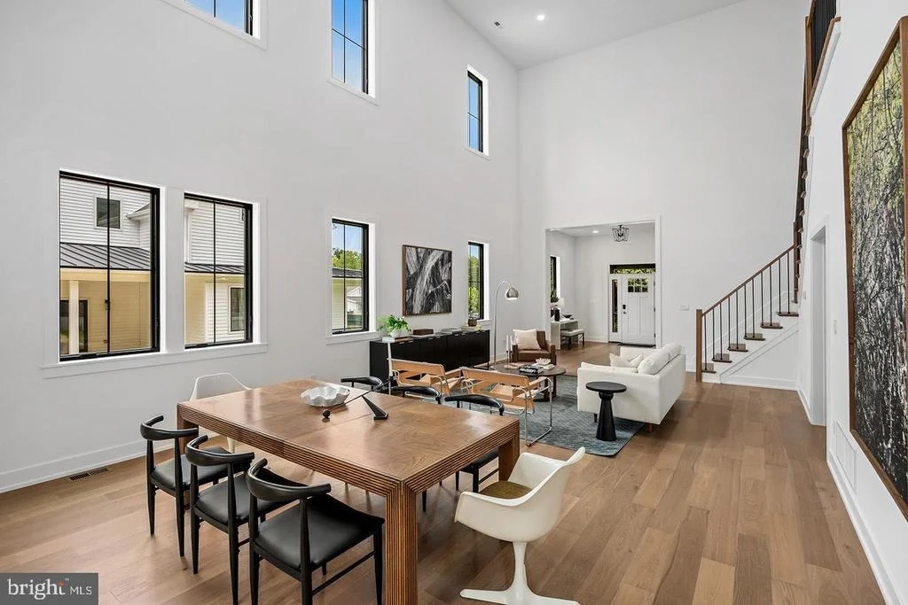 Photo of 8 CHAPEL AVE