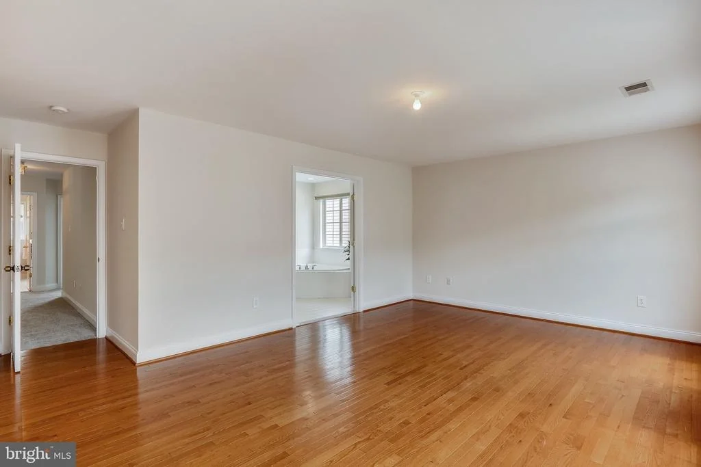 Photo of 9610 MASON LANE