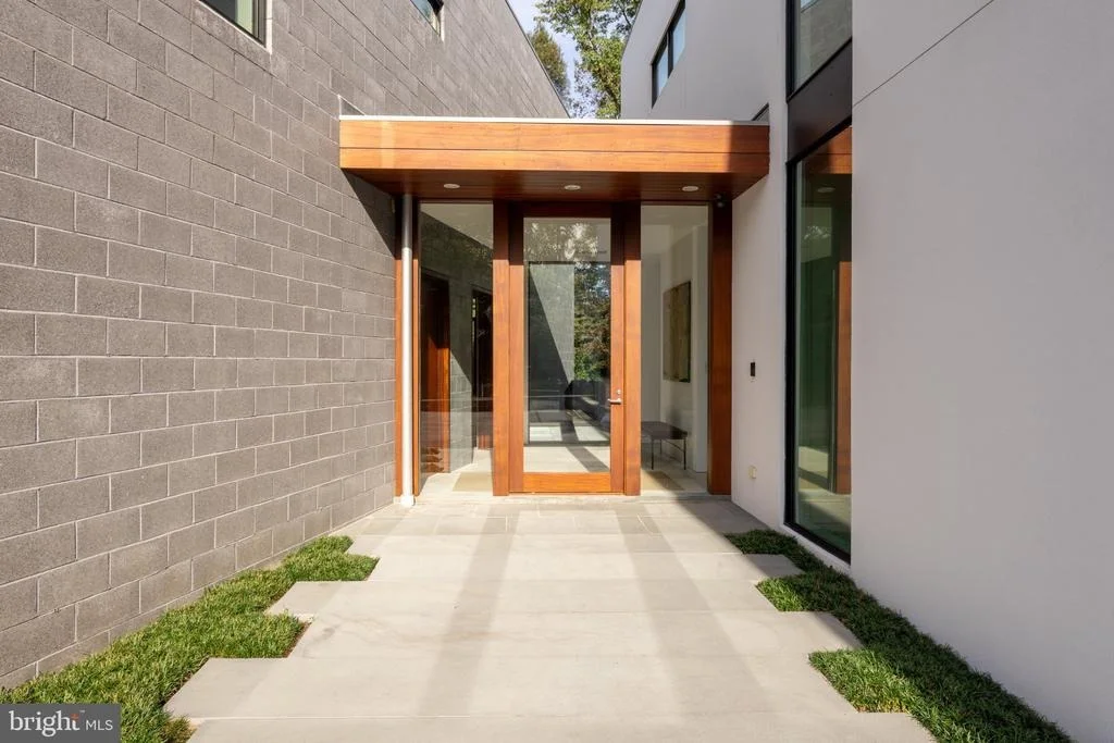 Photo of 9119 LEVELLE DRIVE