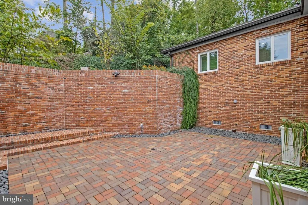 Photo of 1753 ARMY NAVY DRIVE