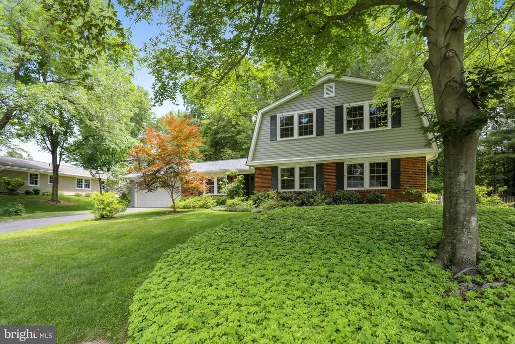Photo of 14045 BREEZE HILL LANE