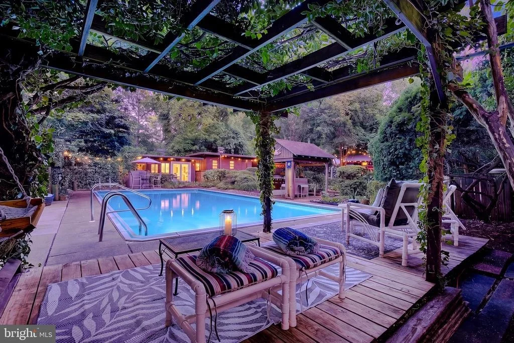 Photo of 1169 LATROBE DRIVE