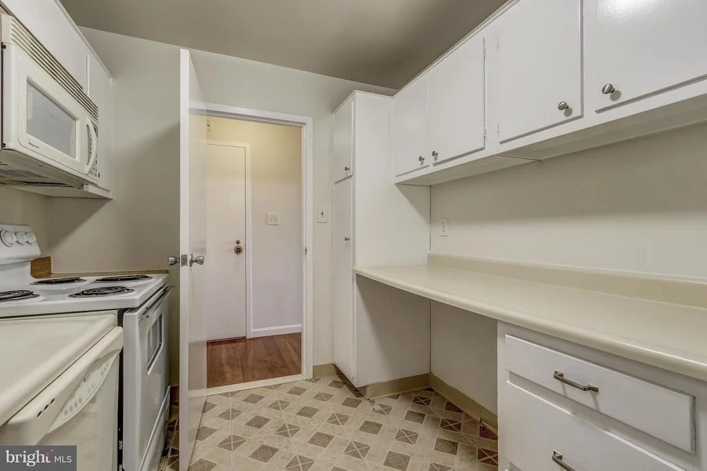 Photo of Unit 1208 at 9701 FIELDS ROAD