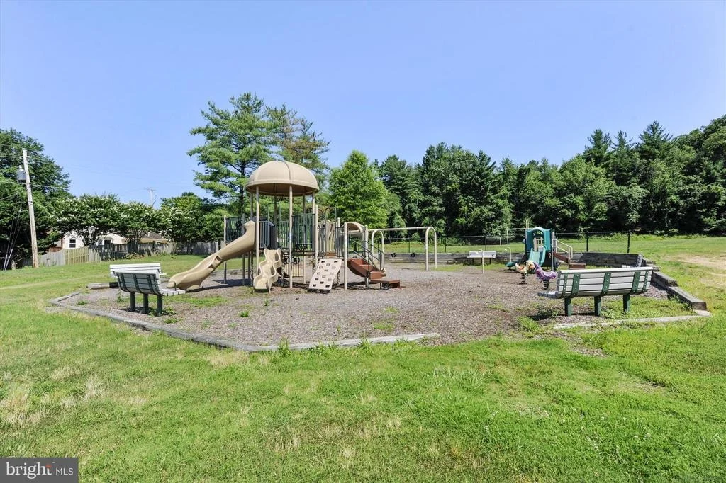 Photo of 12200 ROUND TREE LANE