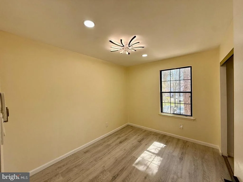 Photo of 1502 BROMLEY ESTS ESTATES