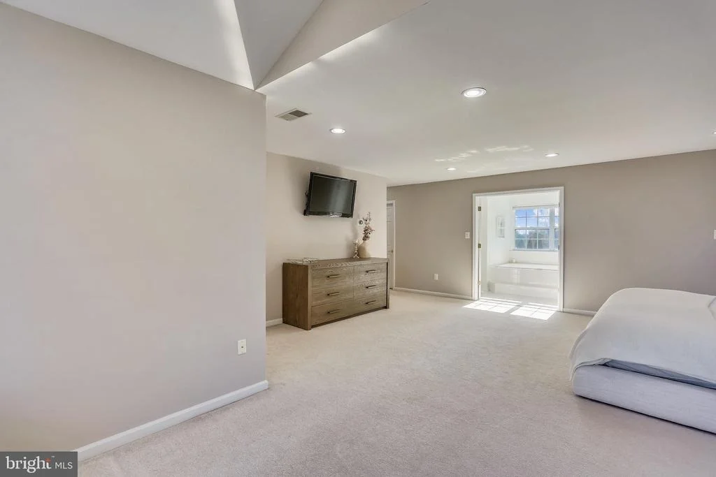 Photo of 9517 GREENEL ROAD