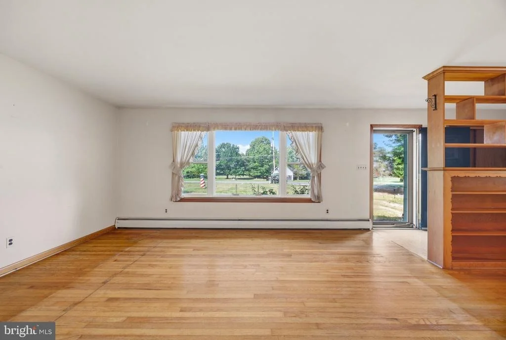 Photo of 4891 IDLEWILDE ROAD