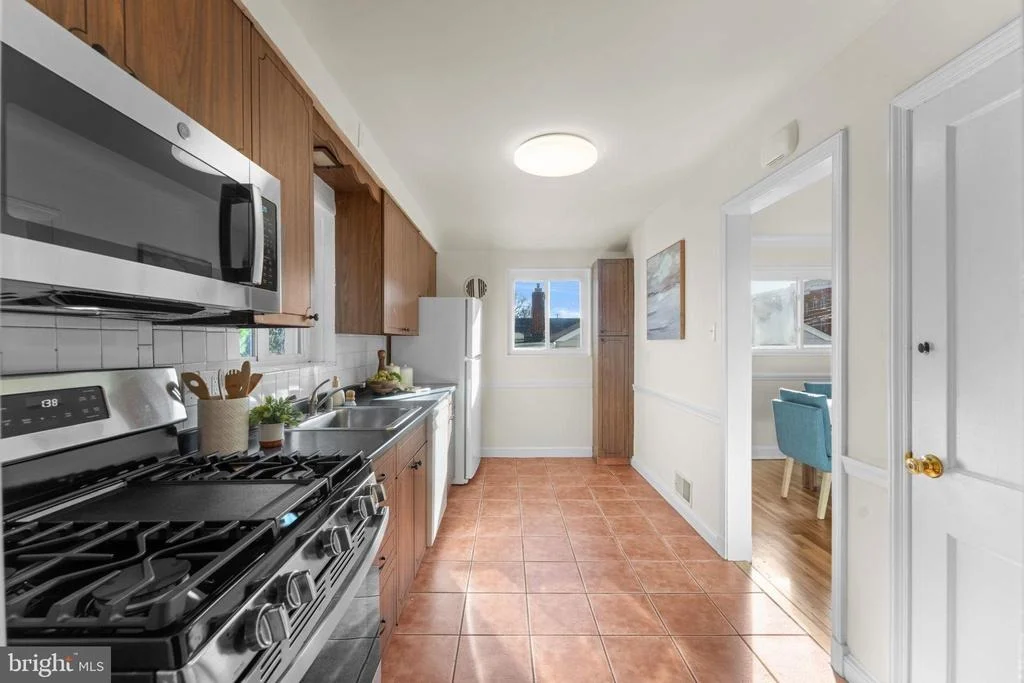 Photo of 11013 AMHERST AVENUE