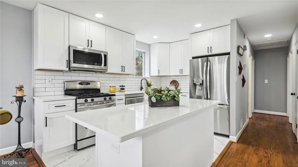 Photo of 610 IVYLEAF AVENUE