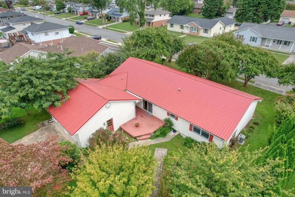 Photo of 956 JANEKA LANE