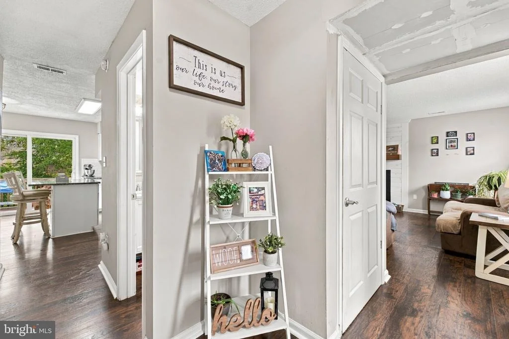 Photo of 1421 N THOMAS WAY