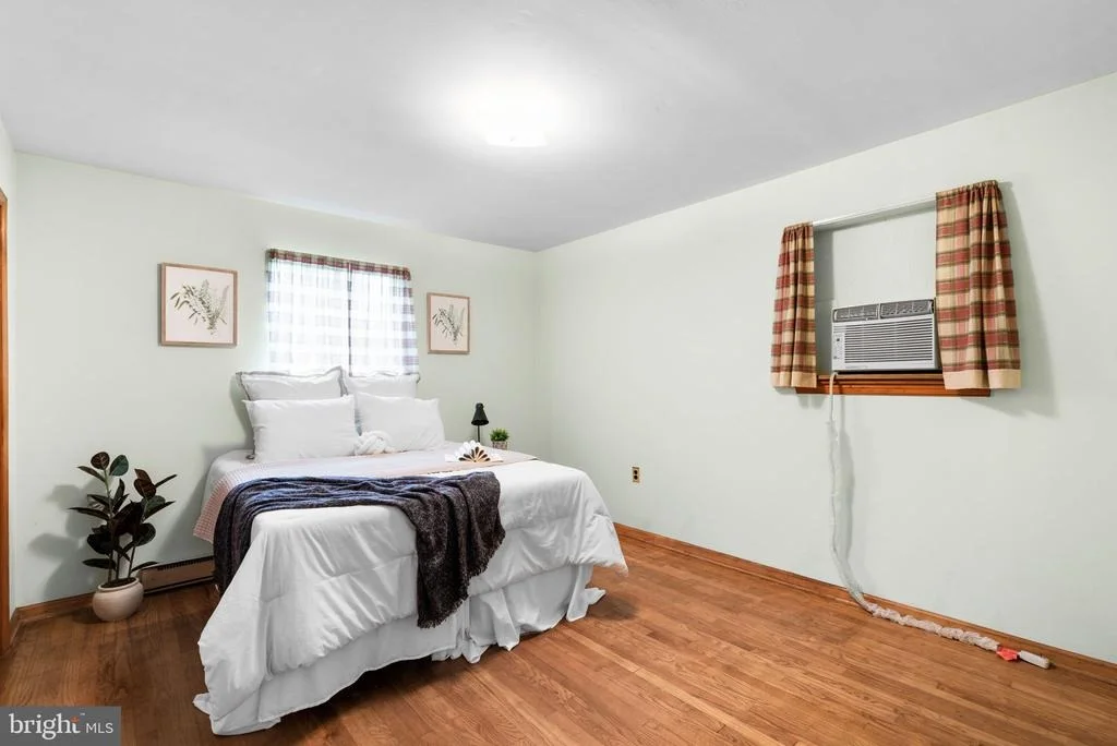 Photo of 7517 RACE ROAD