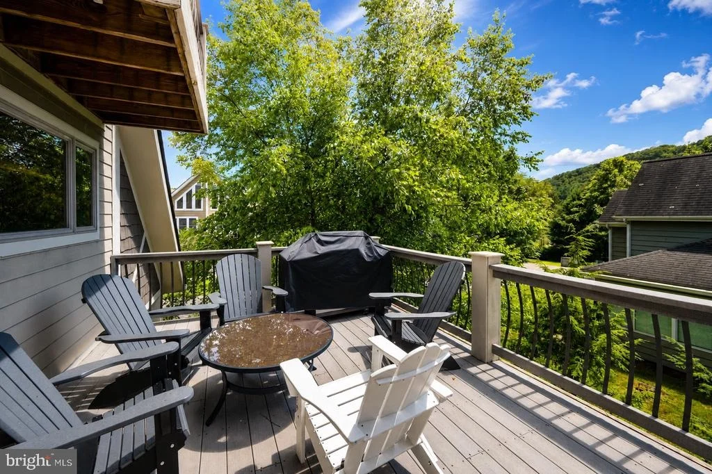 Photo of 250 LAKE POINTE DRIVE