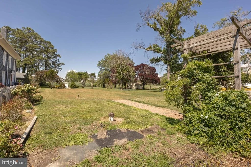 Photo of 23848 RIVER STREET