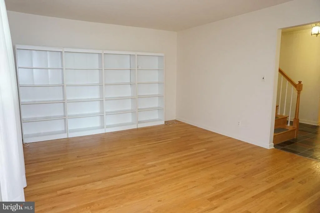 Photo of 1304 CHEZ COURT