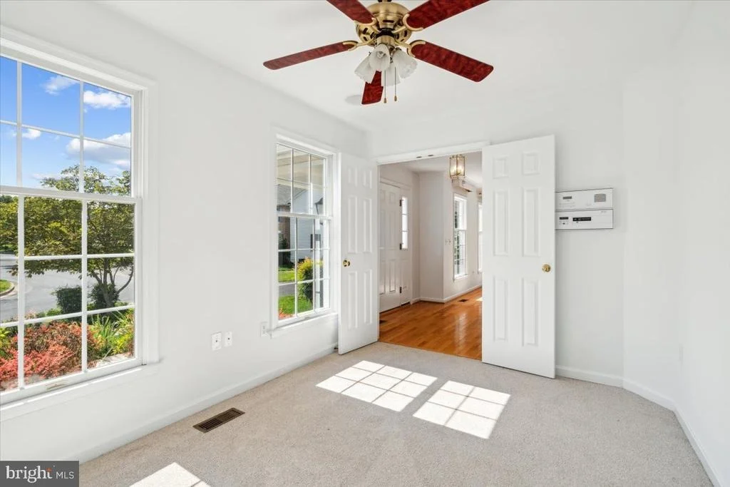 Photo of 1037 LINDFIELD DRIVE