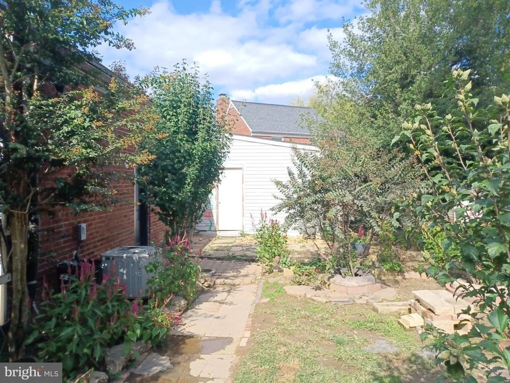 Photo of 9723 BRADDOCK ROAD