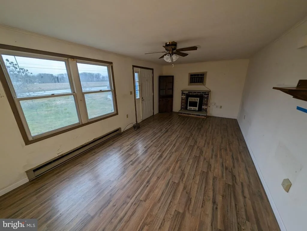 Photo of 585 GROVE NECK ROAD