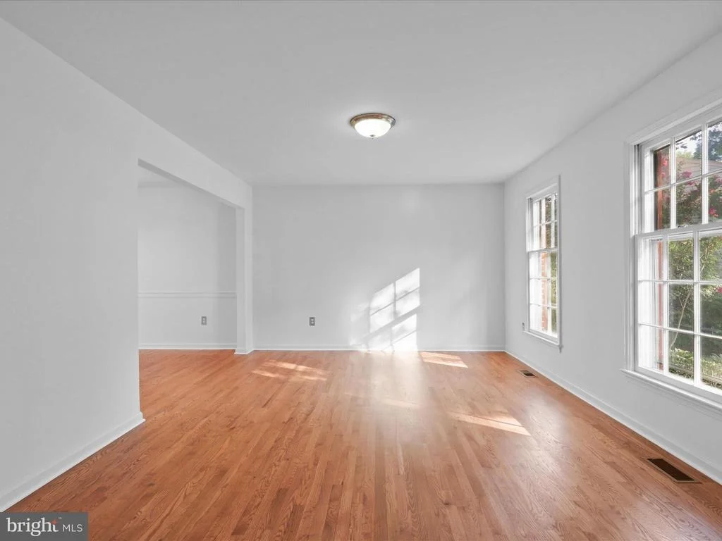 Photo of 8223 TREEBROOKE LANE