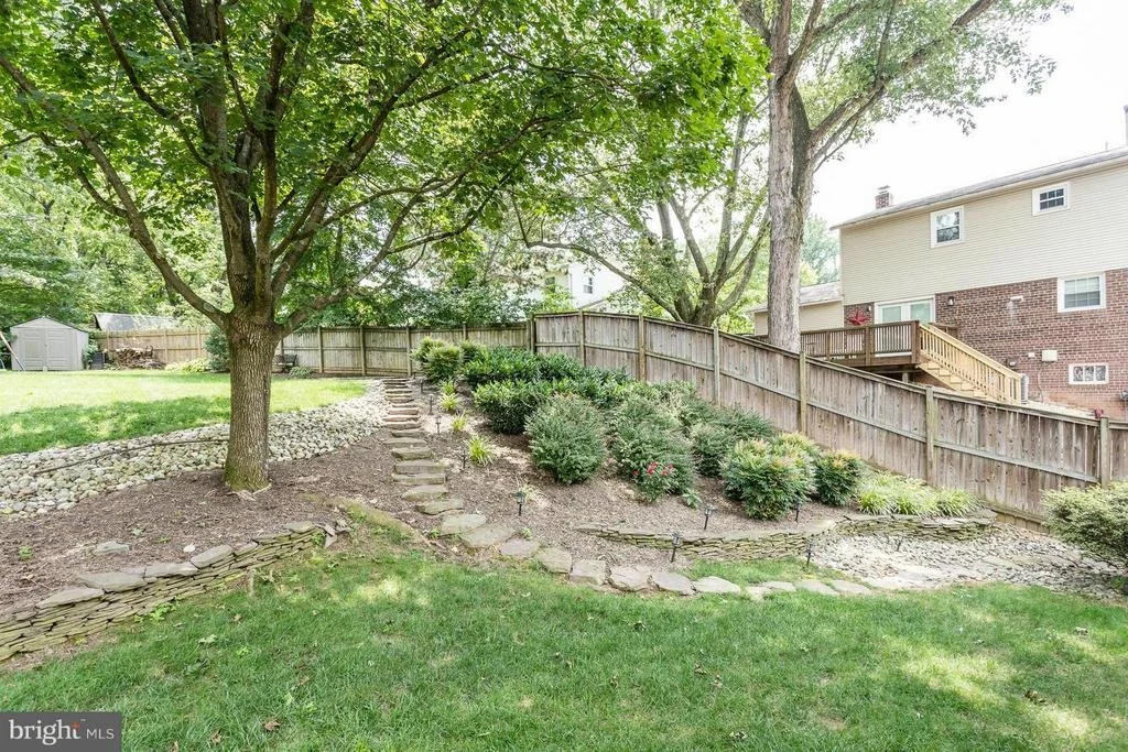 Photo of 6823 SPUR ROAD
