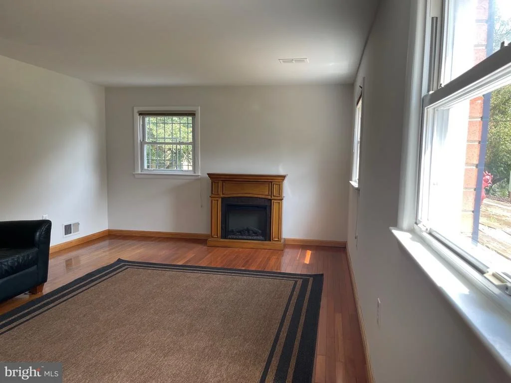Photo of 2407 HAYDEN DRIVE