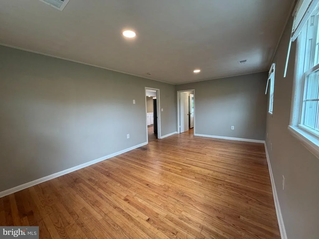 Photo of 3 SPRINGVIEW BOULEVARD