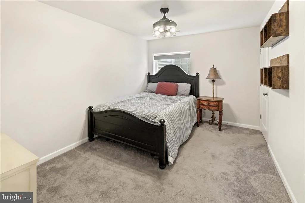 Photo of 5211 CONTINENTAL DRIVE