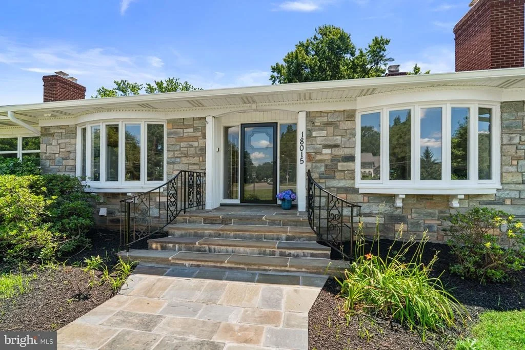 Photo of 18015 MUNCASTER ROAD