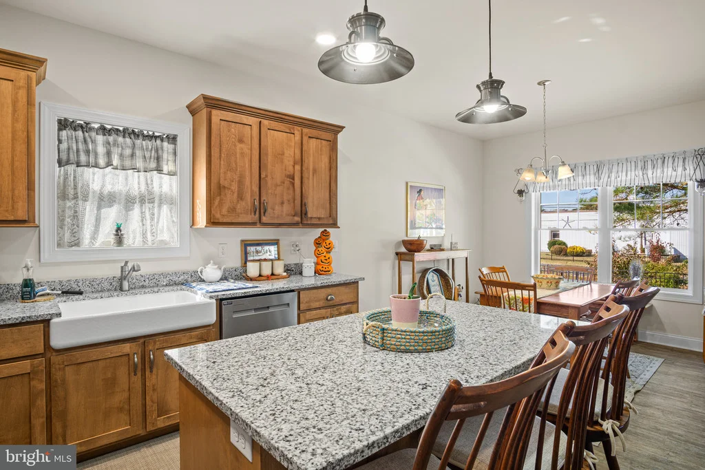 Photo of 226 UNIVERSITY DRIVE