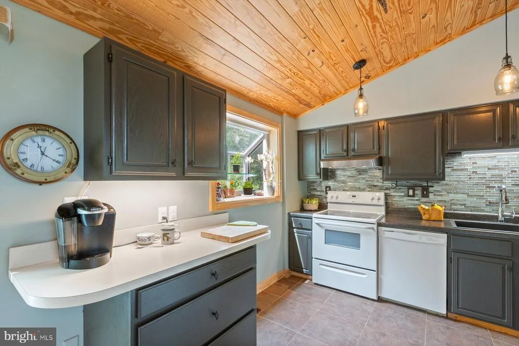 Photo of 1437 FAIRBANKS DRIVE