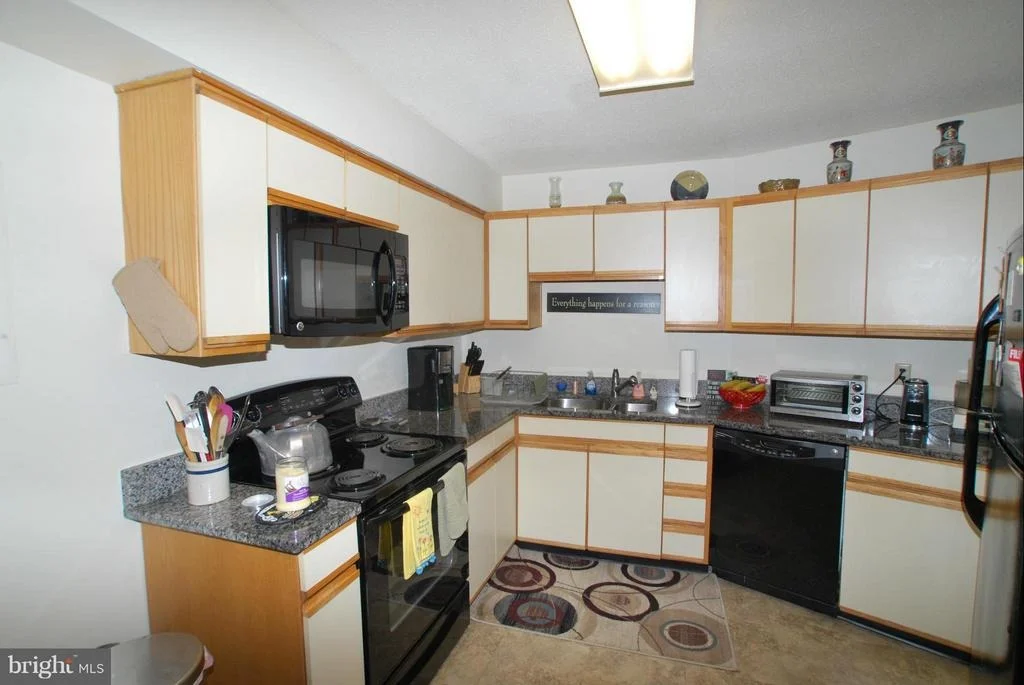 Photo of Unit 703 at 15100 INTERLACHEN DRIVE