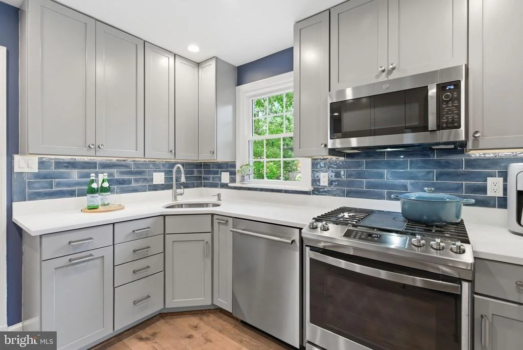 Photo of 1709 WHITE OAK DRIVE