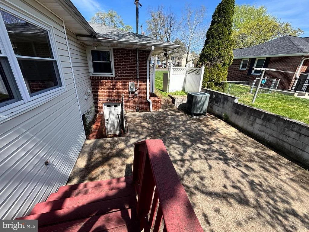 Photo of 7686 BRIAR LANE