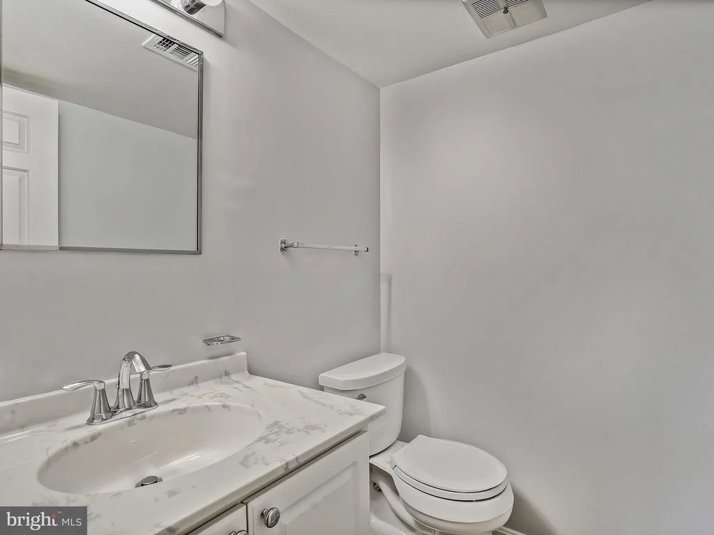Photo of 18712 ROLLING ACRES WAY