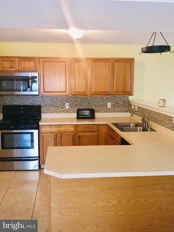 Photo of 668 WARREN DRIVE