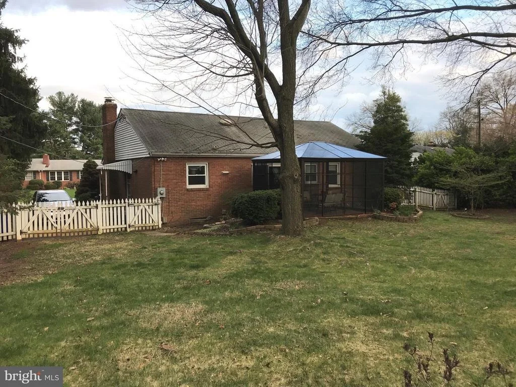 Photo of 105 FAIRVIEW AVENUE