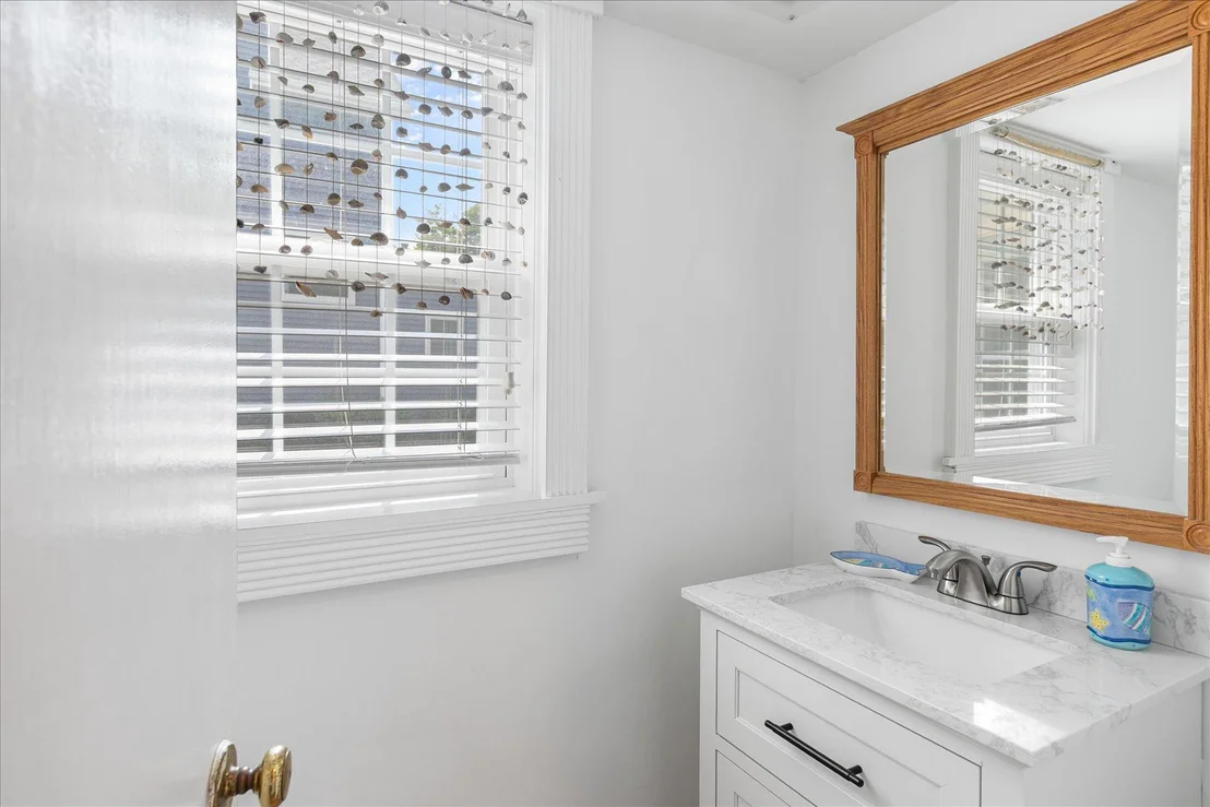 Photo of 16 DELAWARE AVENUE