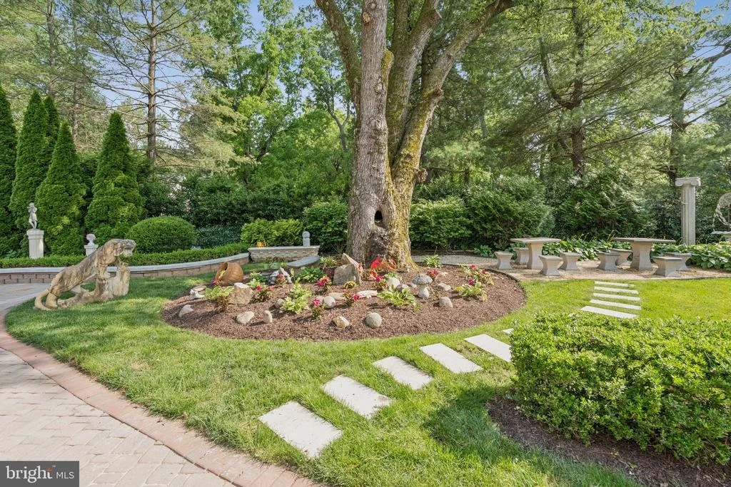 Photo of 423 SENECA ROAD