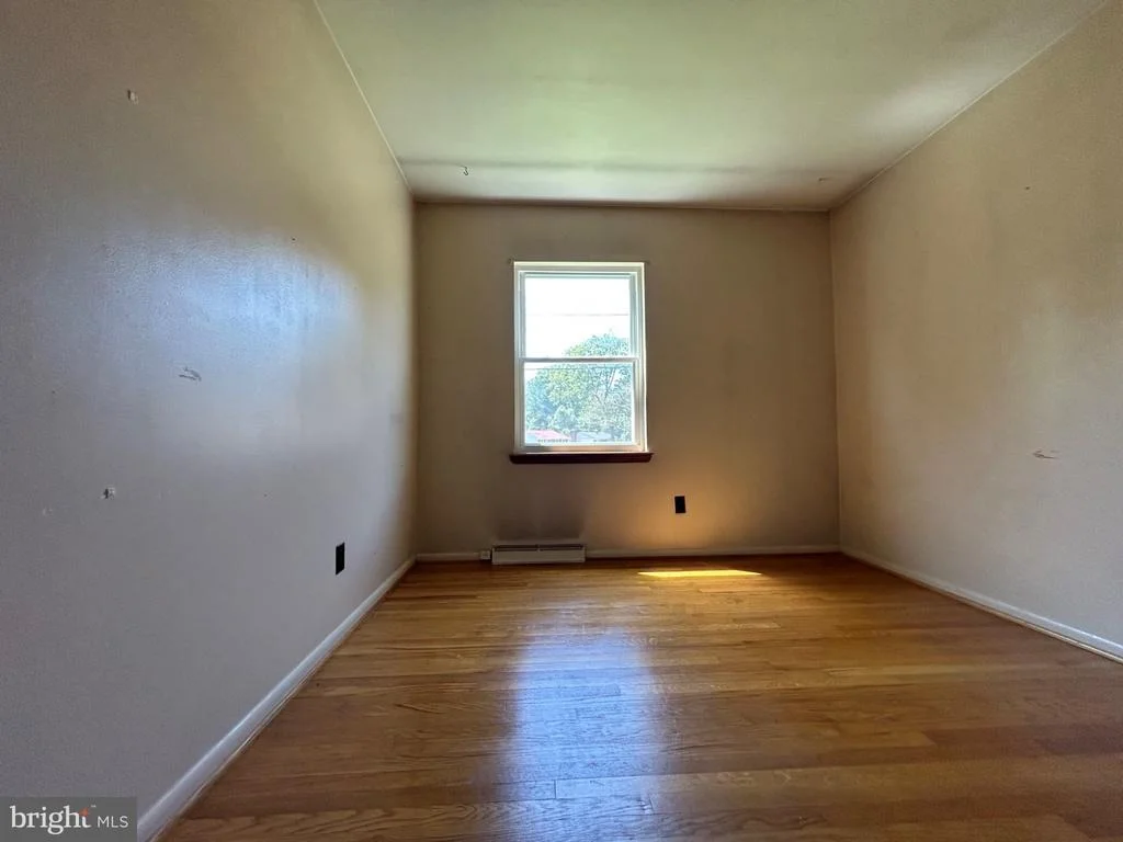 Photo of 9512 SMALL DRIVE