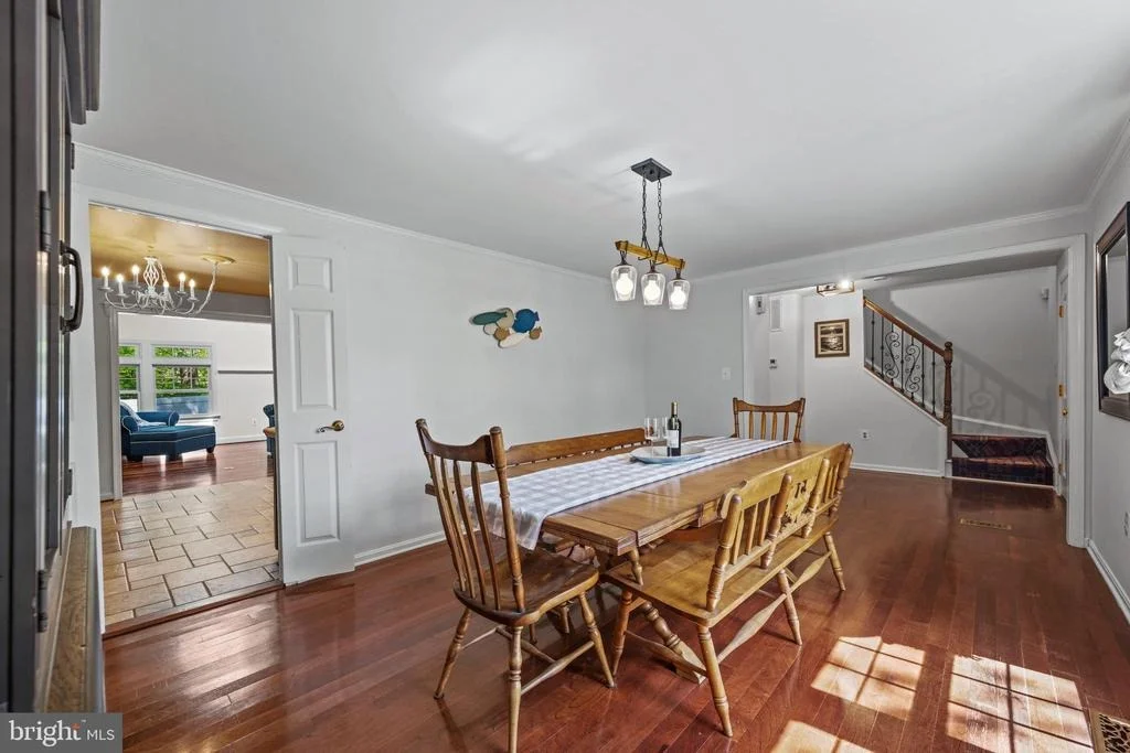 Photo of 6 STARLIGHT COURT