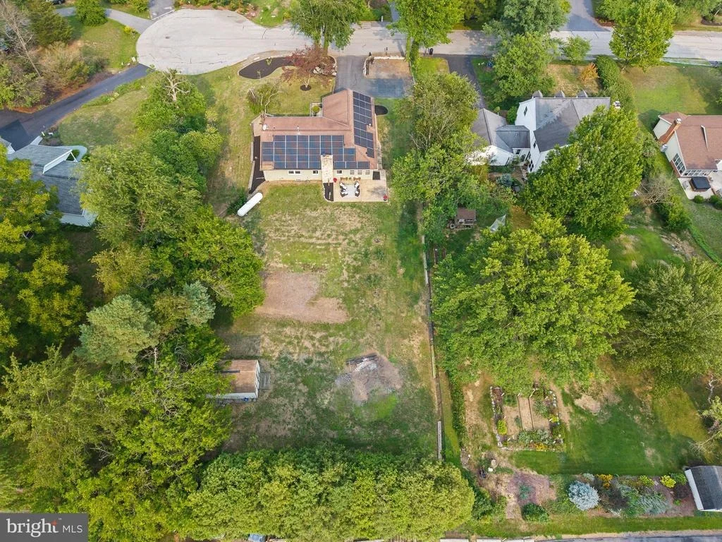 Photo of 223 PINEVIEW DRIVE