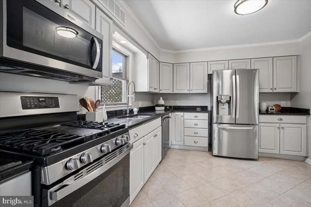 Photo of 6016 WILLIAMSBURG ROAD