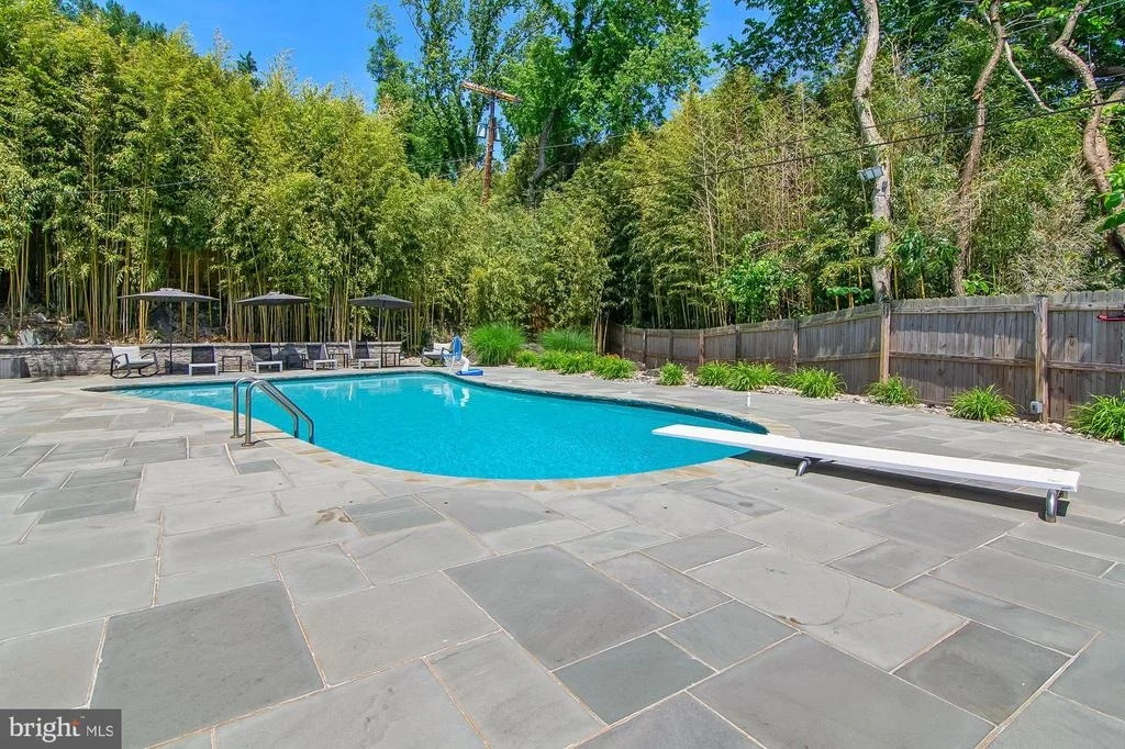 Photo of 6105 IVYMOUNT ROAD